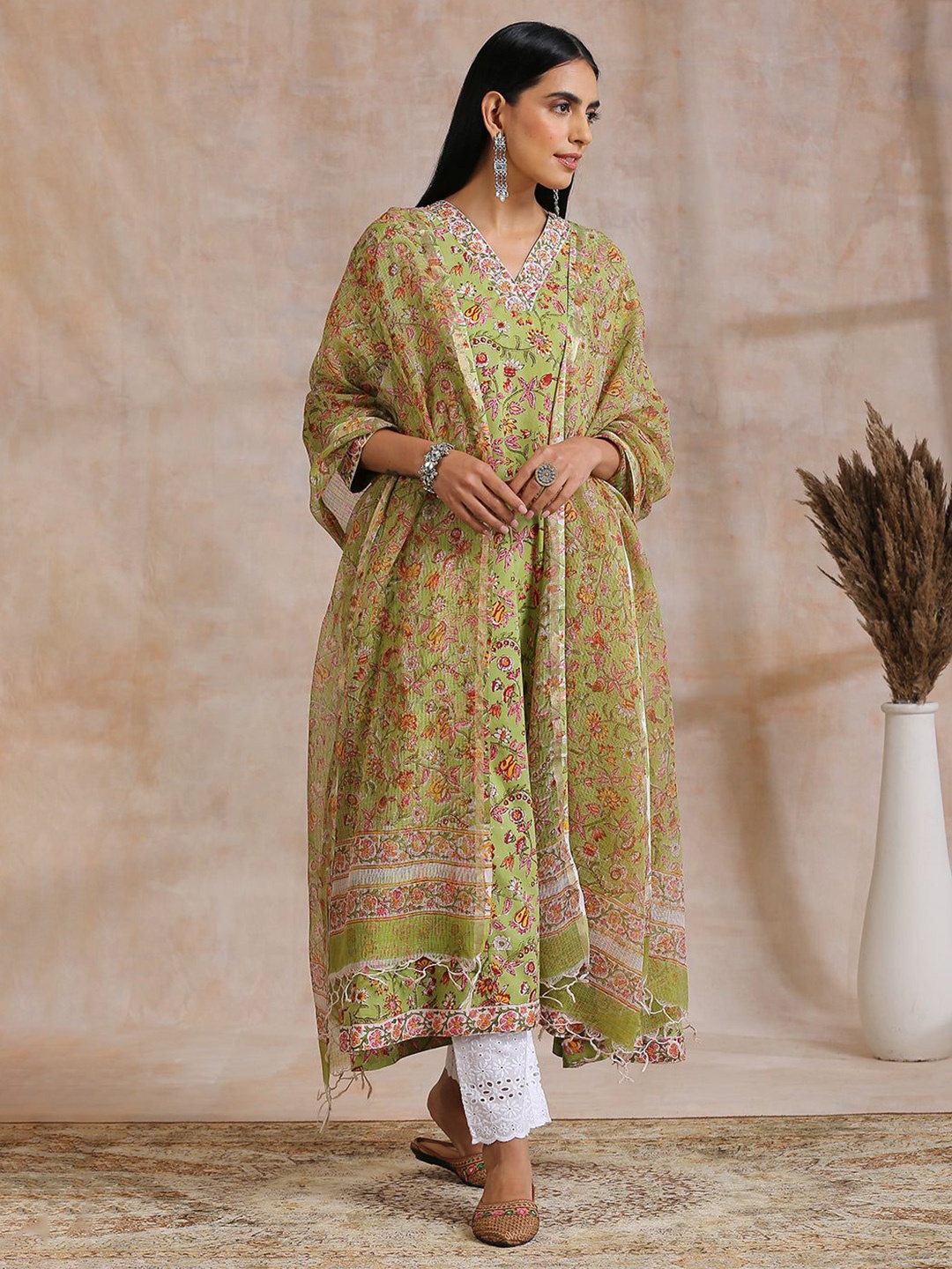 

Tahiliya Floral Printed Tasselled Cotton Dupatta, Green