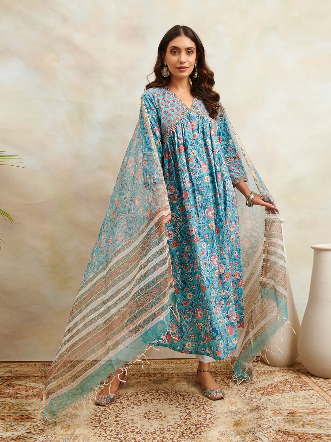 

Tahiliya Floral Printed Cotton Zari Dupatta, Blue