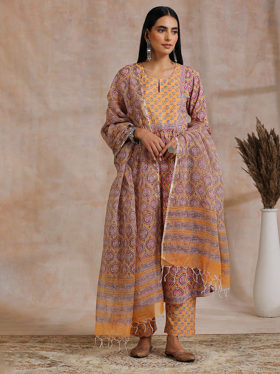 

Tahiliya Ethnic Motifs Printed Tasselled Cotton Dupatta, Yellow