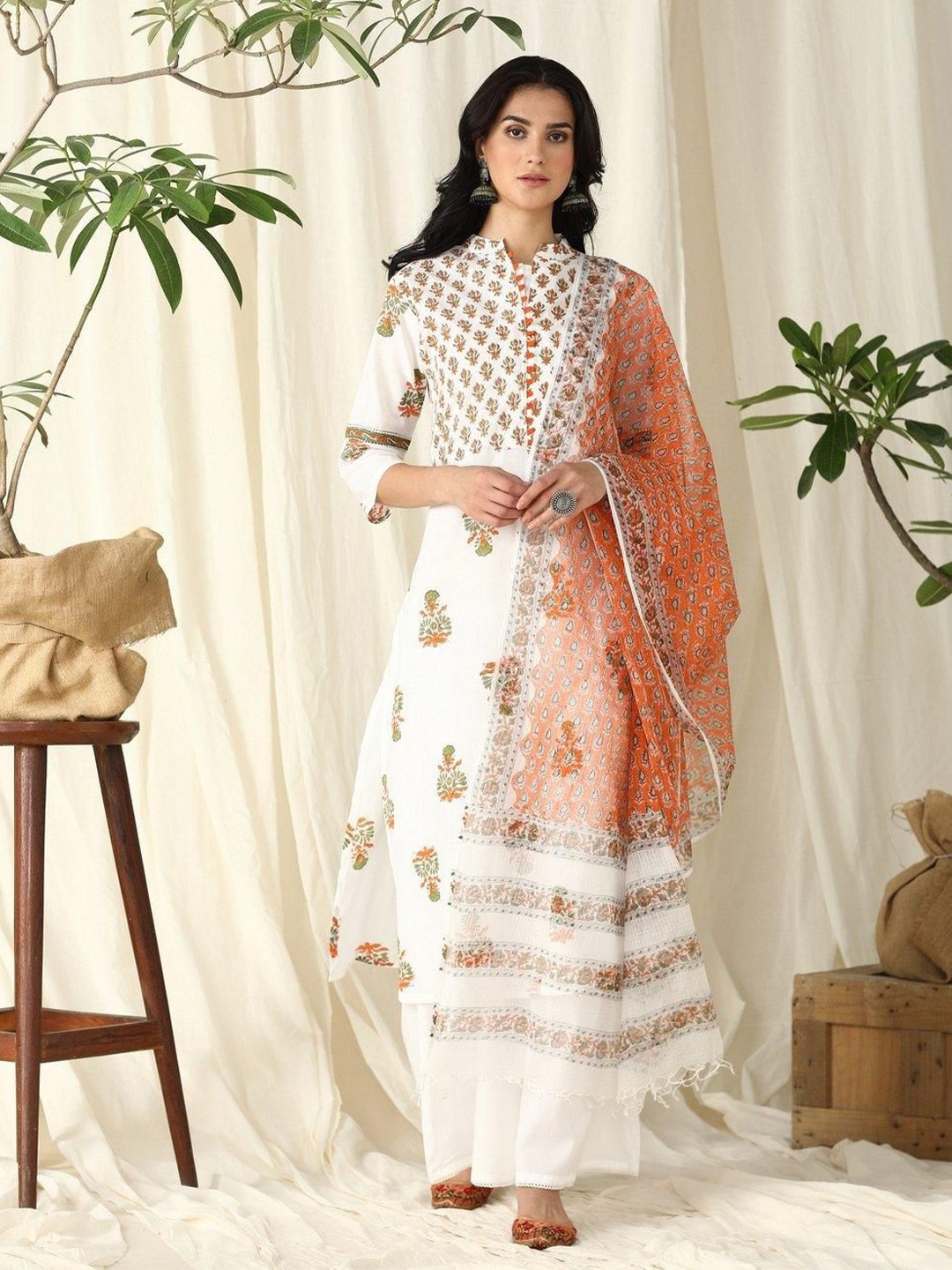 

Tahiliya Ethnic Motifs Printed Cotton Dupatta, Orange