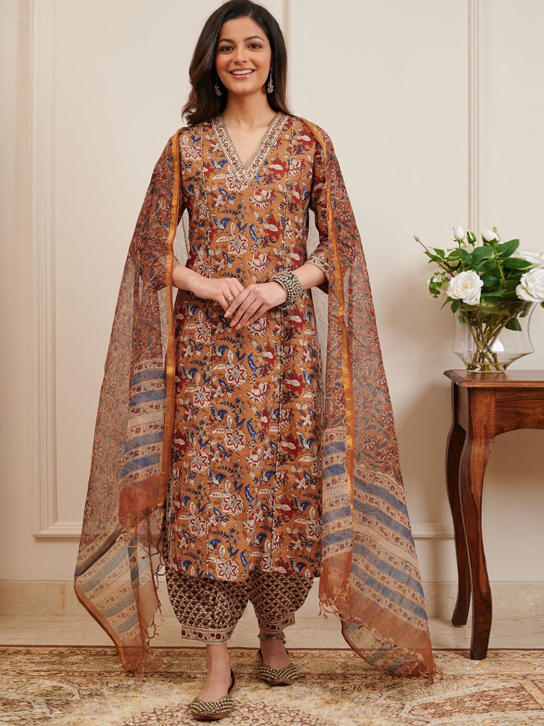 

Tahiliya Ethnic Motifs Printed Cotton Zari Dupatta, Brown