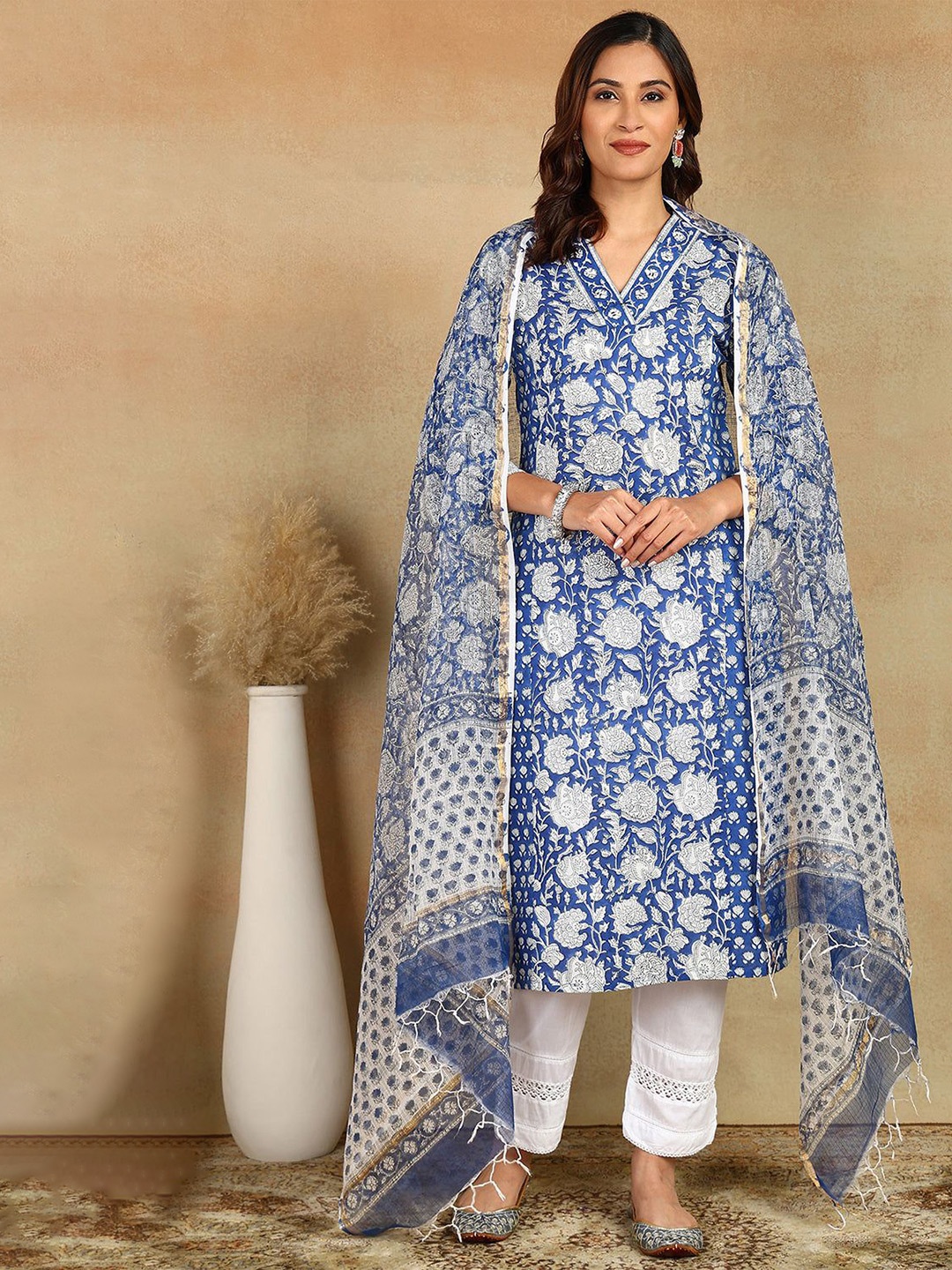 

Tahiliya Ethnic Motifs Printed Cotton Dupatta, Blue