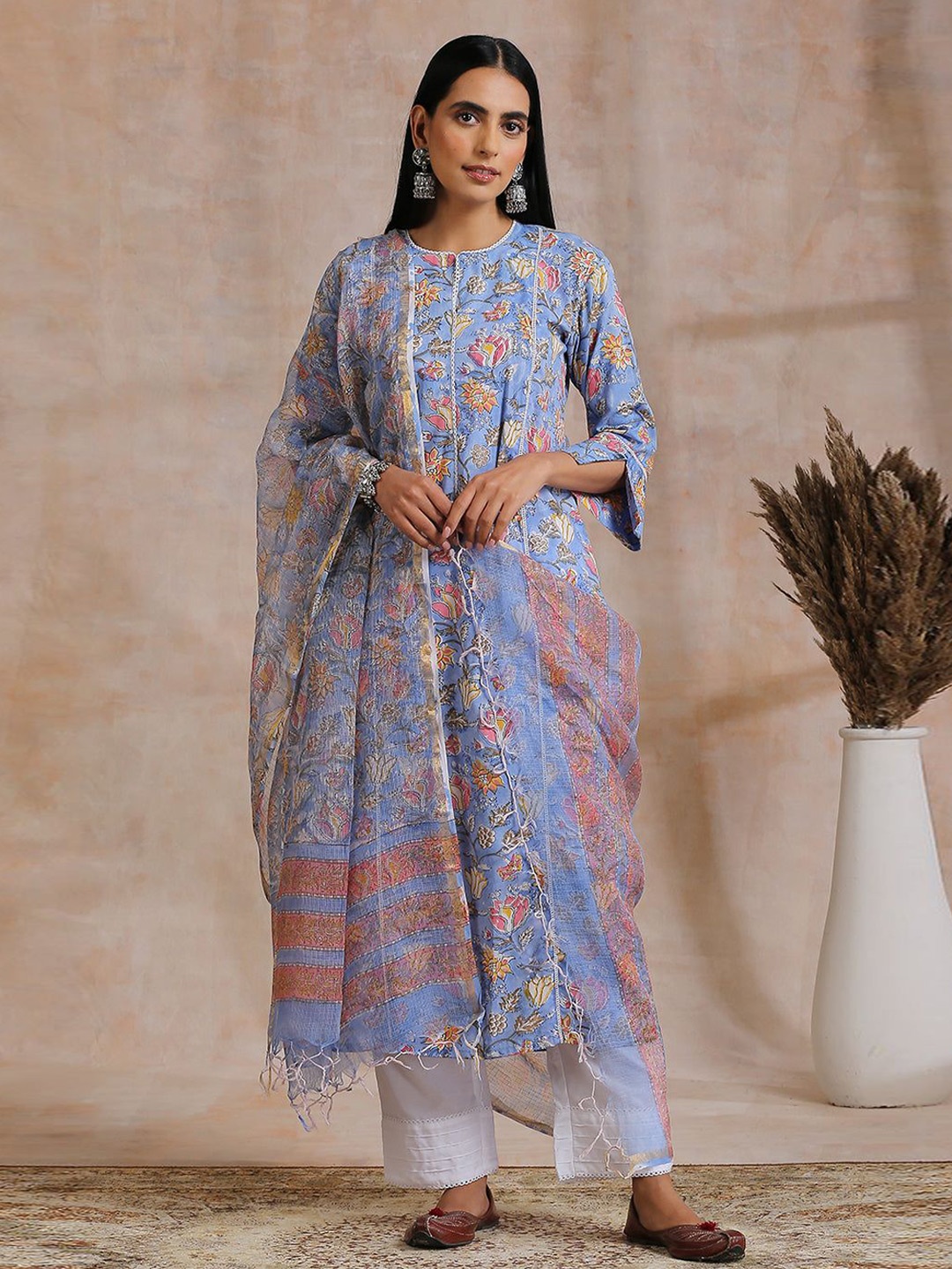 

Tahiliya Floral Printed Cotton Dupatta With Tasselled Border, Blue