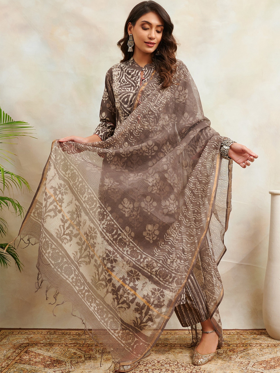 

Tahiliya Floral Printed Tasselled Cotton Dupatta, Brown