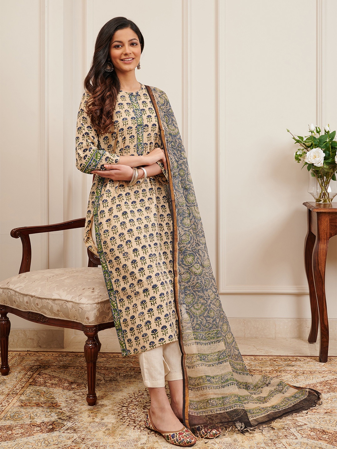 

Tahiliya Ethnic Motifs Printed Cotton Zari Dupatta, Beige