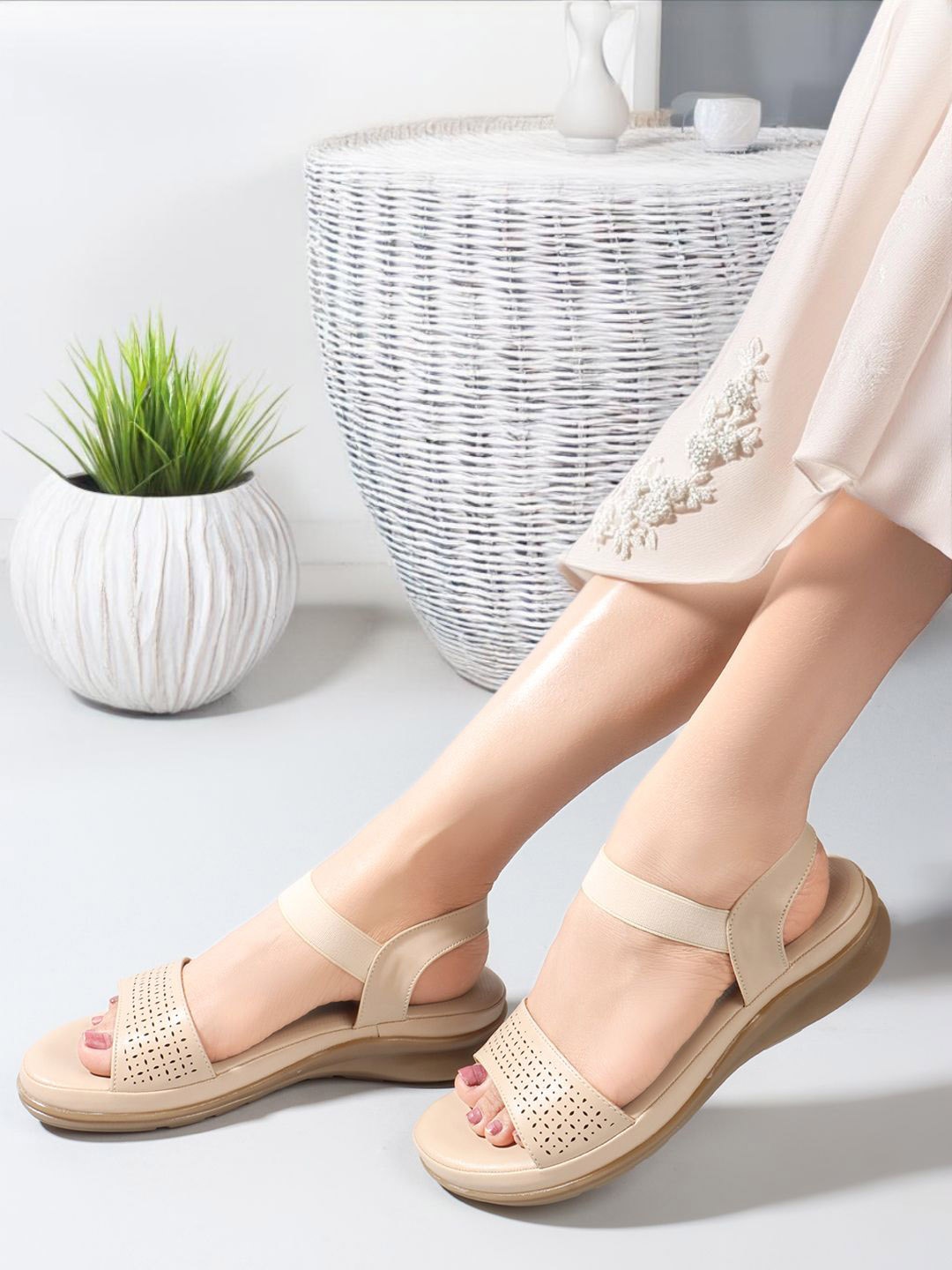 

Carlton London Round Toe Platform Sandals, Cream