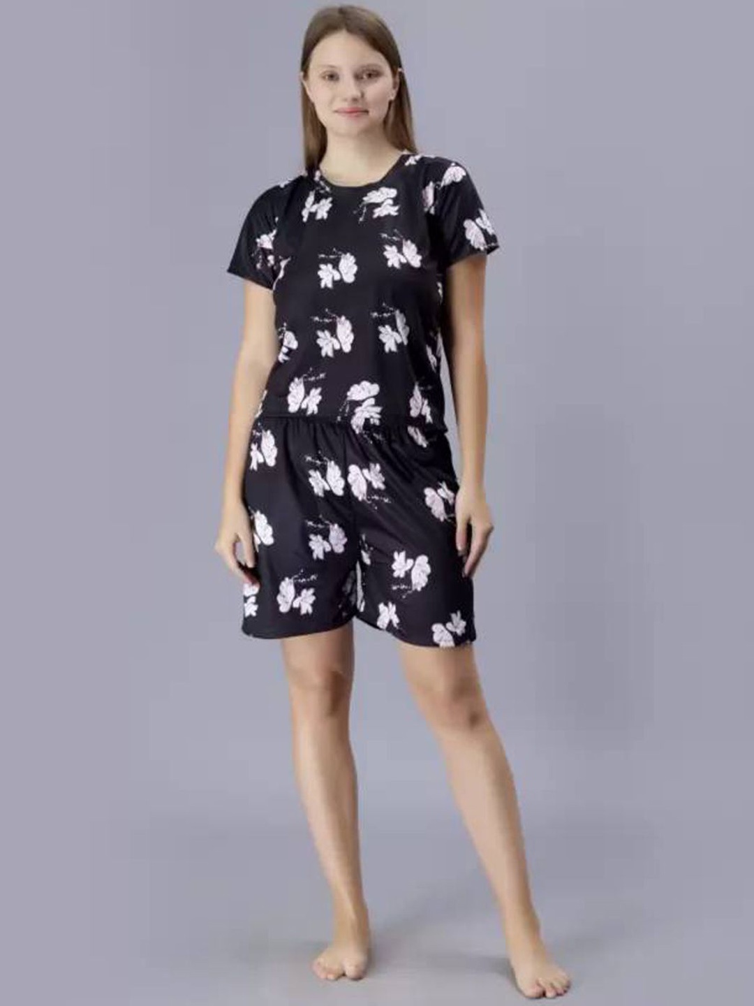 

Xivir Women Printed Night suit, Black