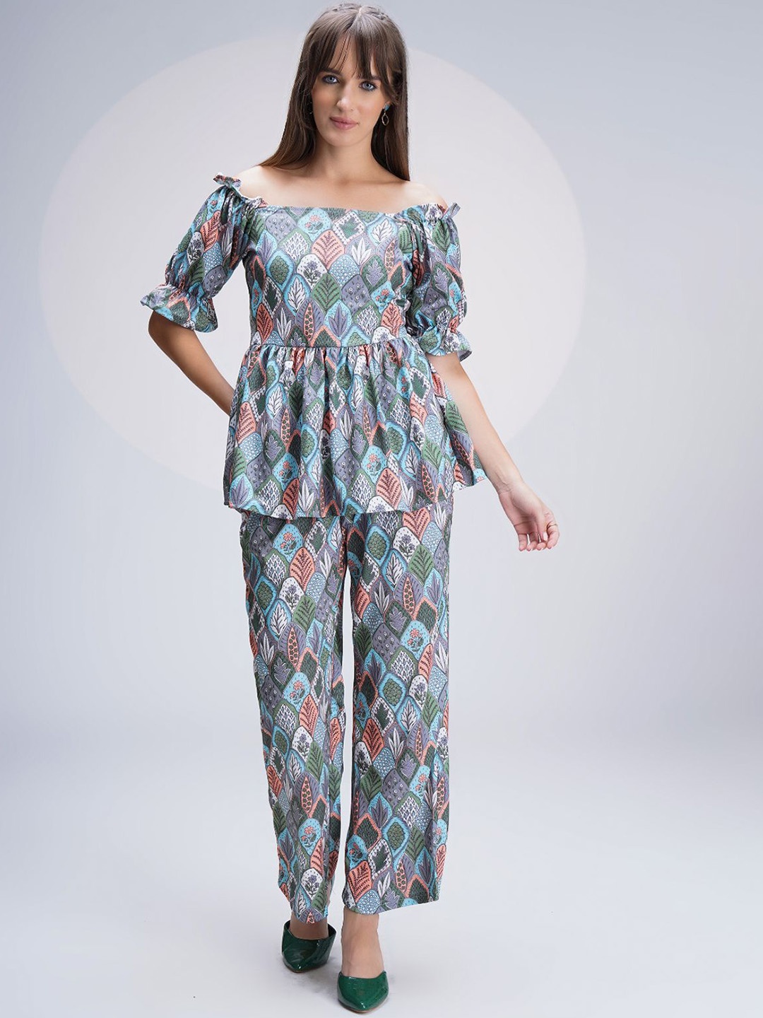 

WESTHOOD Printed Off-Shoulder Bishop Sleeves Top & Trouser, Grey
