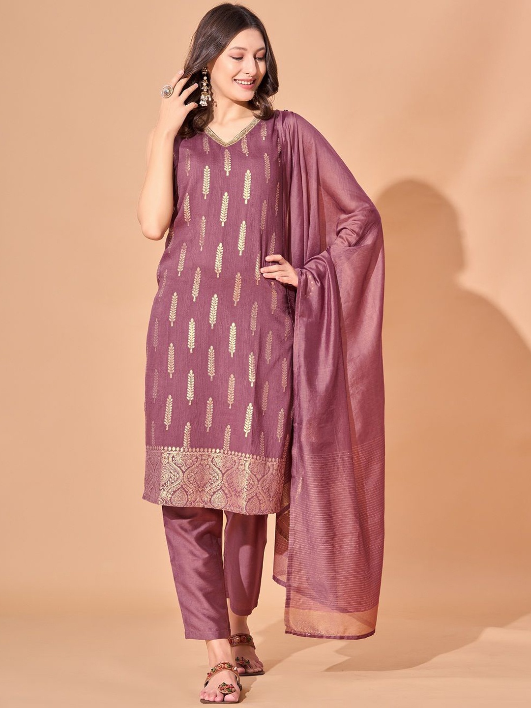 

Hinayat FashionEthnic Motifs Woven Design Zari Pure Silk Kurta With Trousers & Dupatta, Pink