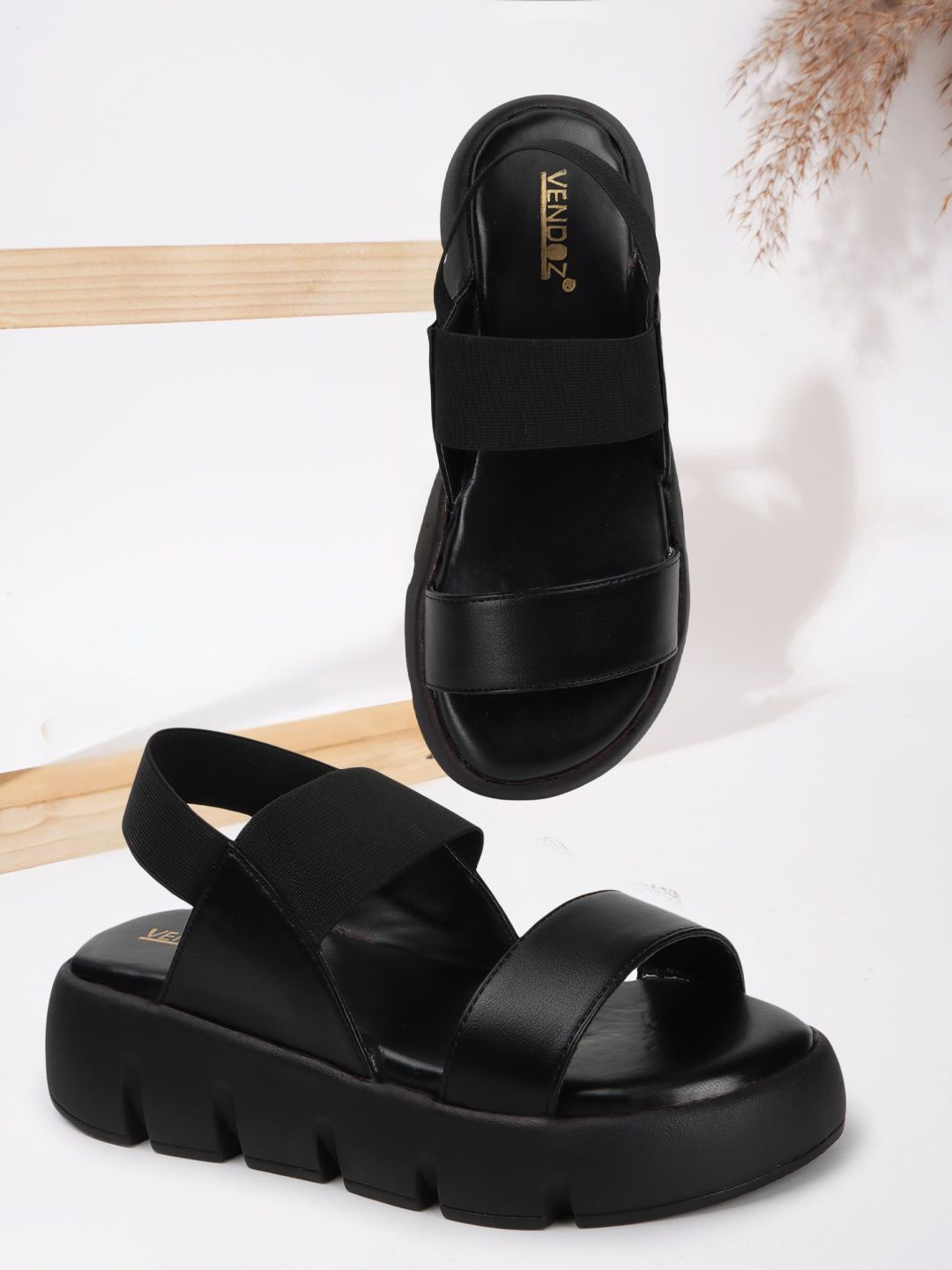 

VENDOZ Women Open Toe Flats, Black