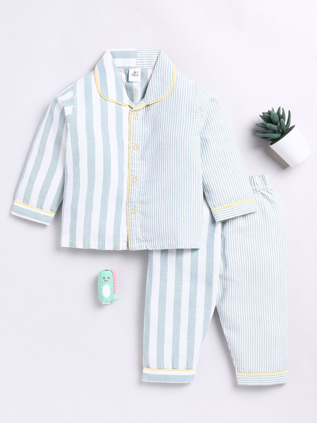 

Clt.s Kids Striped Printed Pure Cotton Night suit, Green
