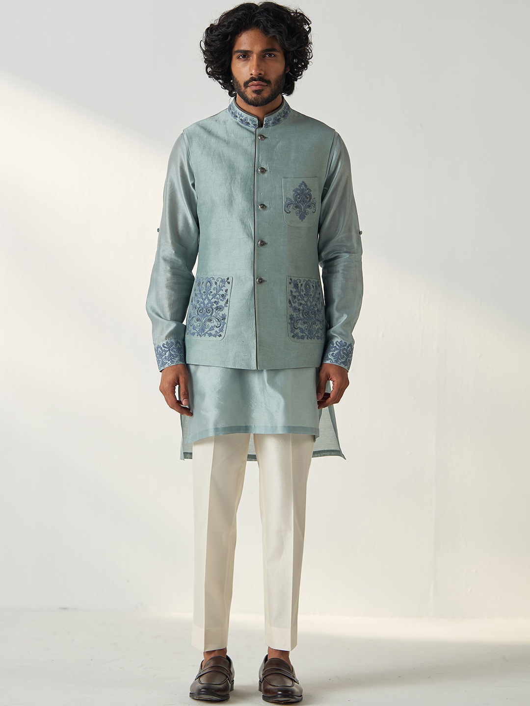 

STUDIO BAGECHAA Woven Design Nehru Jacket, Grey