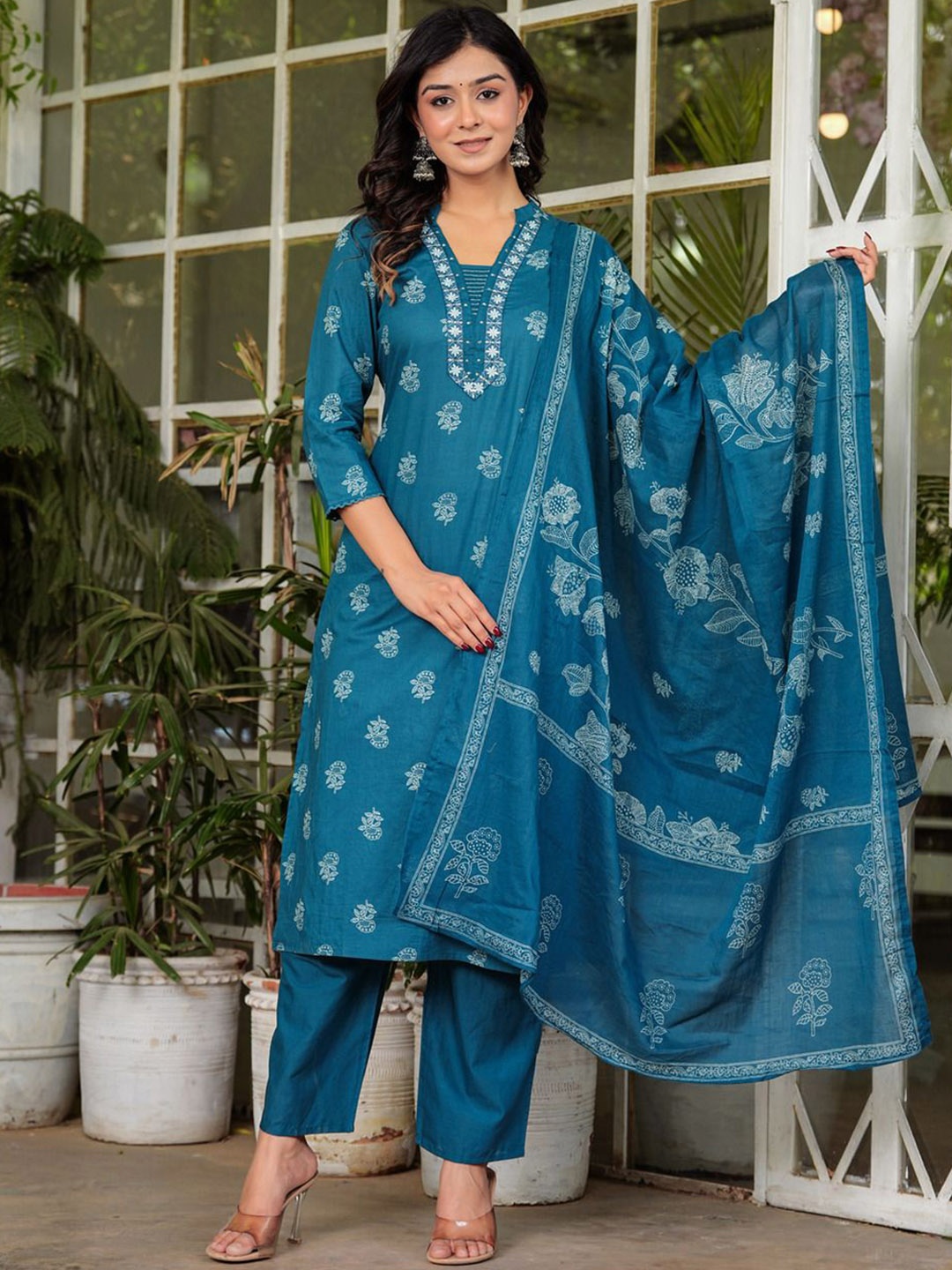 

TOULIN Floral Printed V-Neck Pure Cotton Straight Kurta Palazzos & With Dupatta, Blue