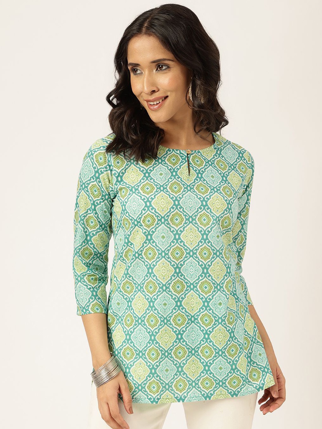 

SPARSA Ikkat Printed Keyhole Neck Pure Cotton Top, Green