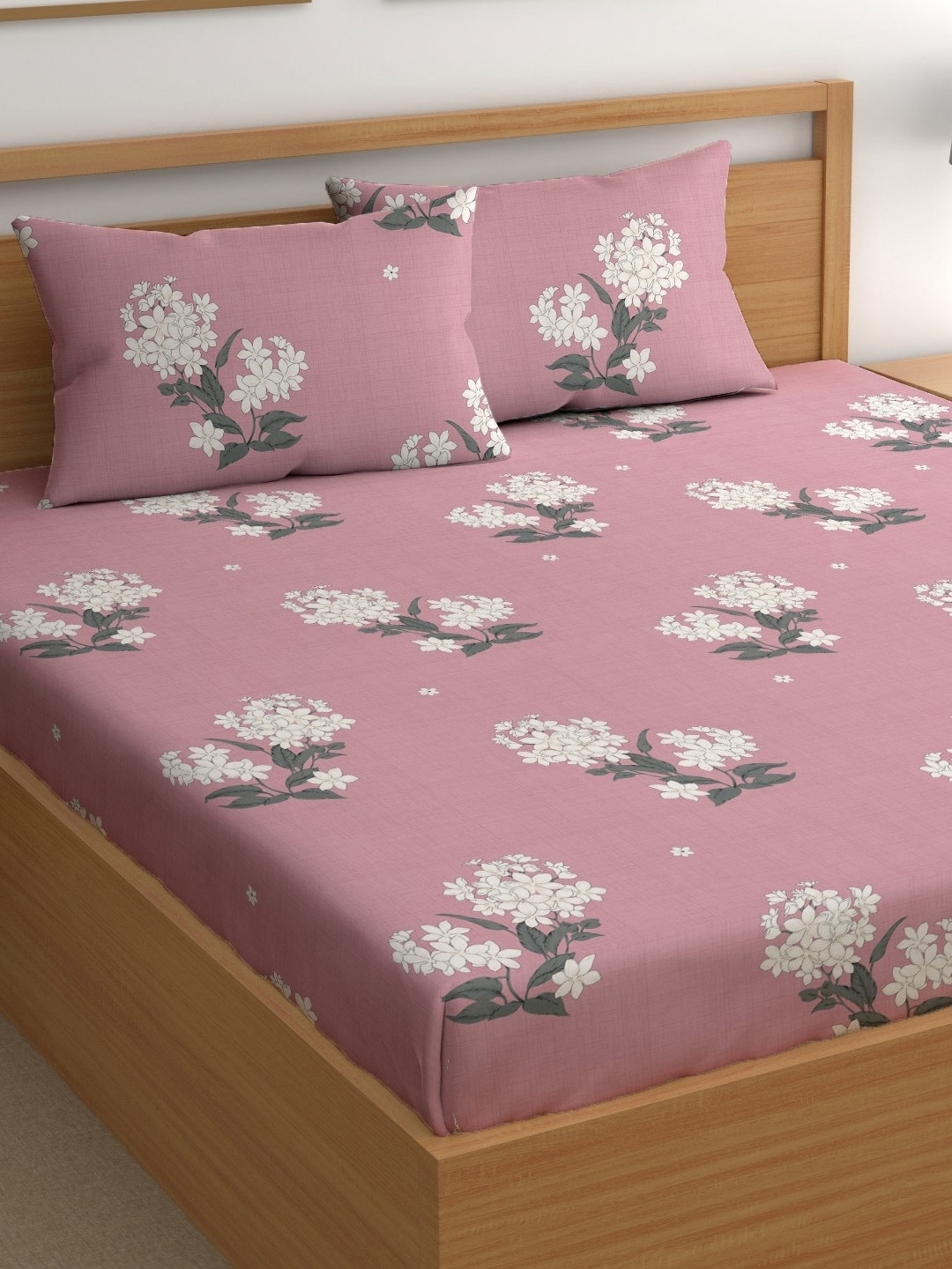 

CHHAVI INDIA Pink & White Floral 210 TC Double King Bedsheet With 2 Pillow Covers