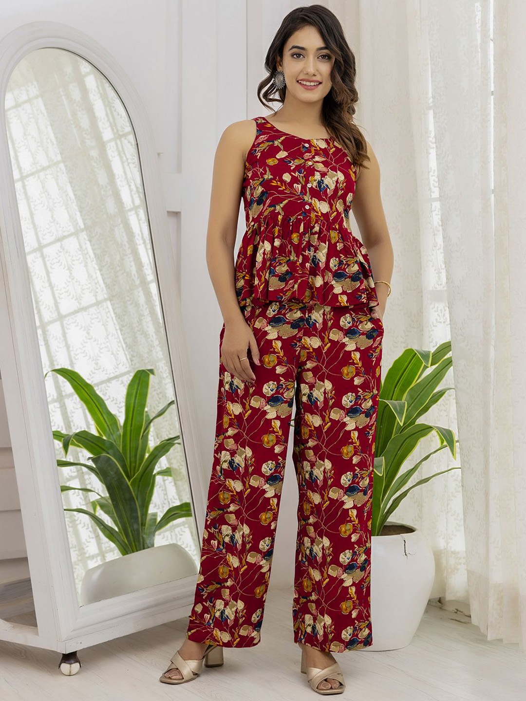 

Nayo Floral Printed Gathered Round Neck Sleeveless Casual Peplum Top With Trousers, Maroon