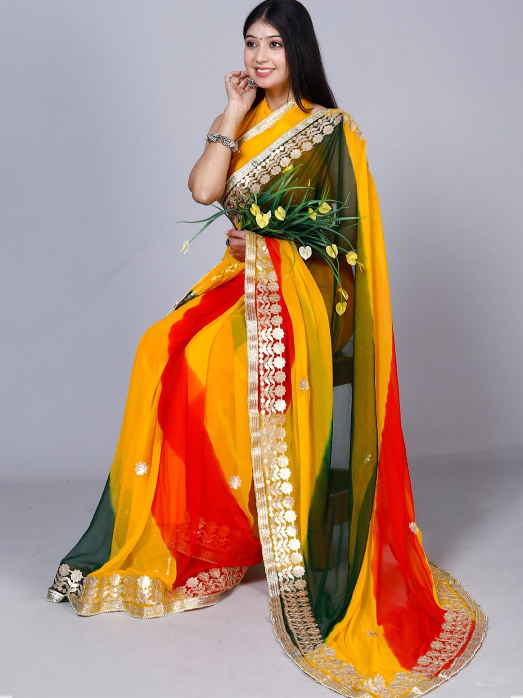 

VL SAREES Colourblocked Gotta Patti Pure Chiffon Saree, Green