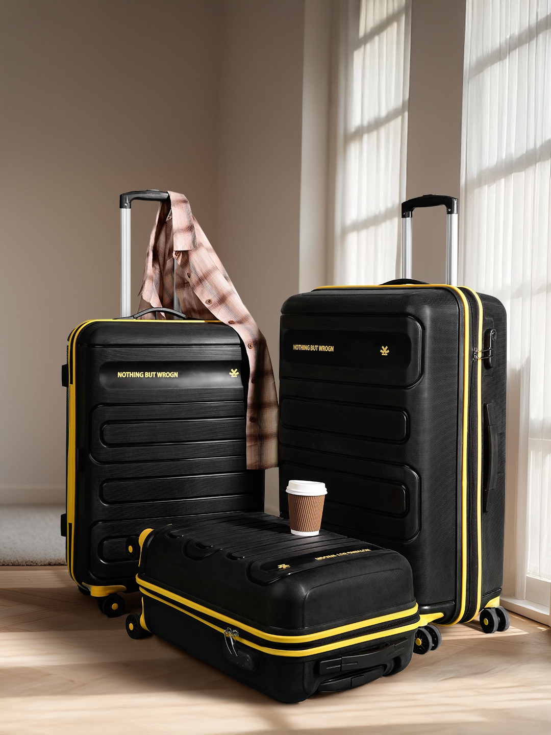 

WROGN Set of 3 Flow Trolley Suitcases in Cabin Medium & Large - Volume 204 litres, Black