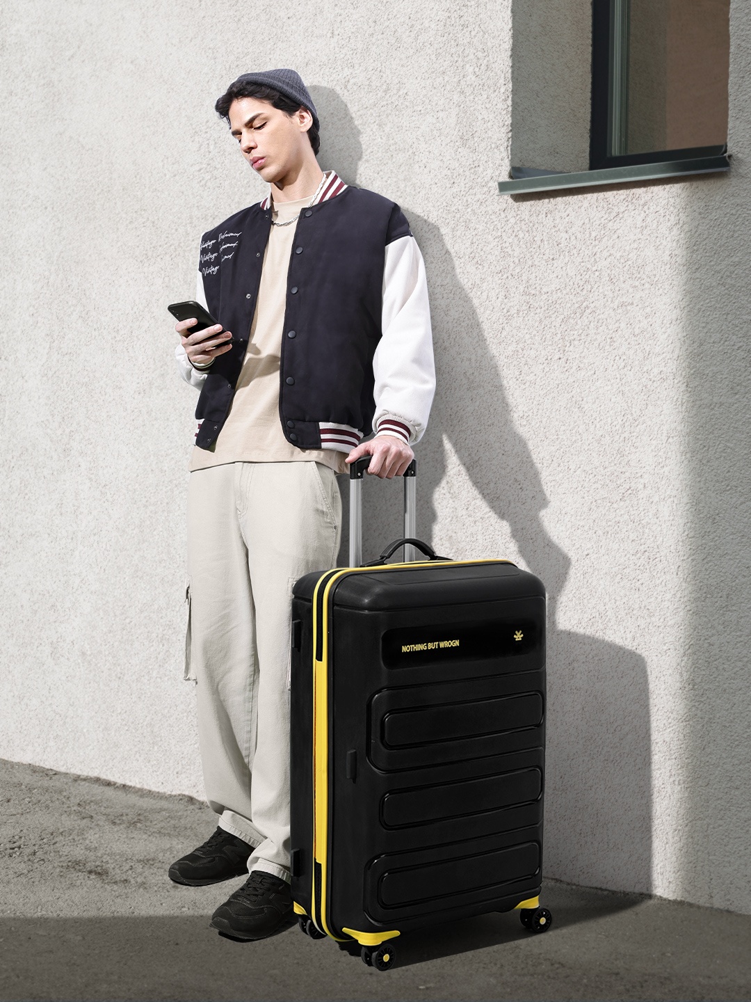 

WROGN Flow Large Trolley Suitcase - Volume 101 litres, Black