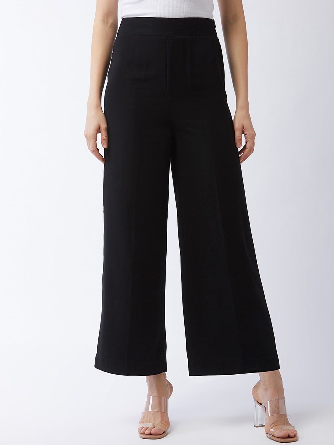 

MAGRE Solid Flex Fit Relaxed Mid Rise Parallel Trousers, Black