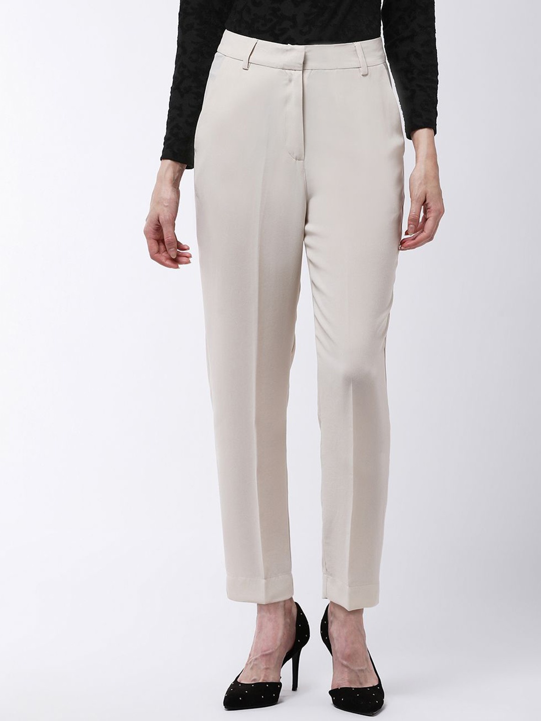 

MAGRE Solid Flex Fit Relaxed High Rise Trousers, Beige