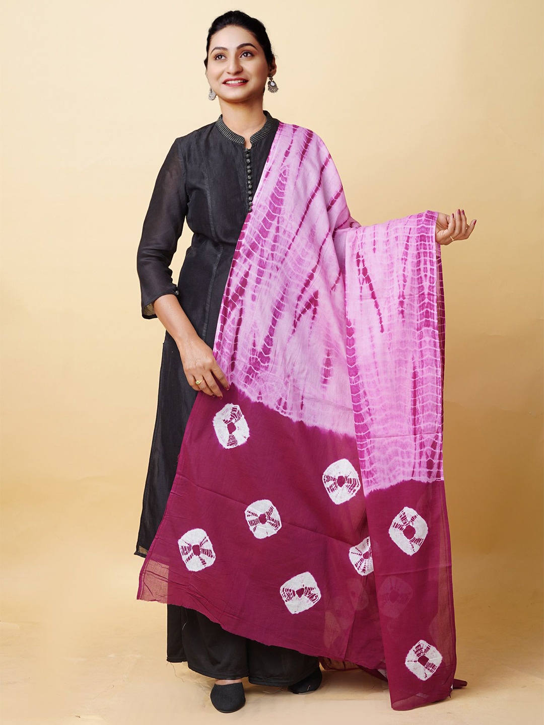 

Unnati Silks Tie and Dye Dyed Cotton Dupatta, Pink