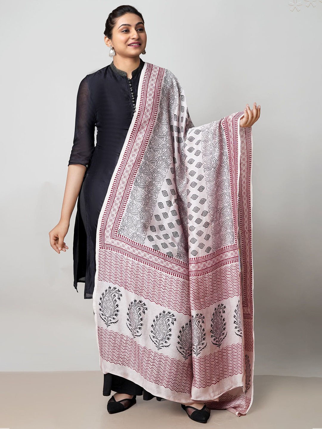 

Unnati Silks Ethnic Motifs Printed Tie and Dye Cotton Dupatta, Beige