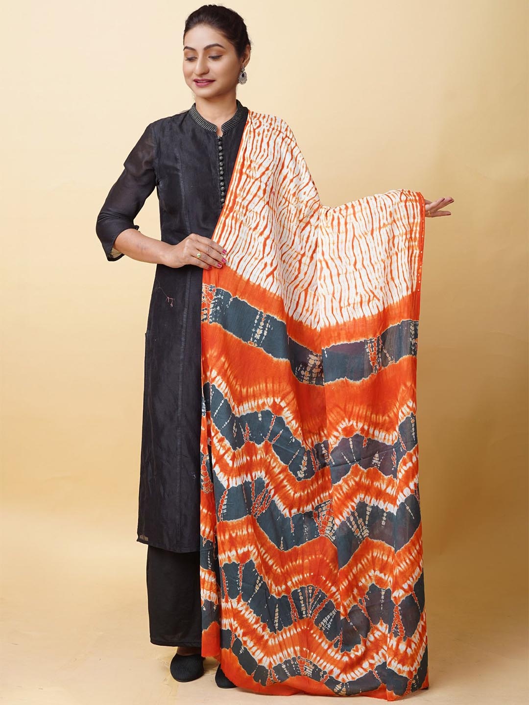 

Unnati Silks Tie and Dye Dyed Cotton Dupatta, Orange