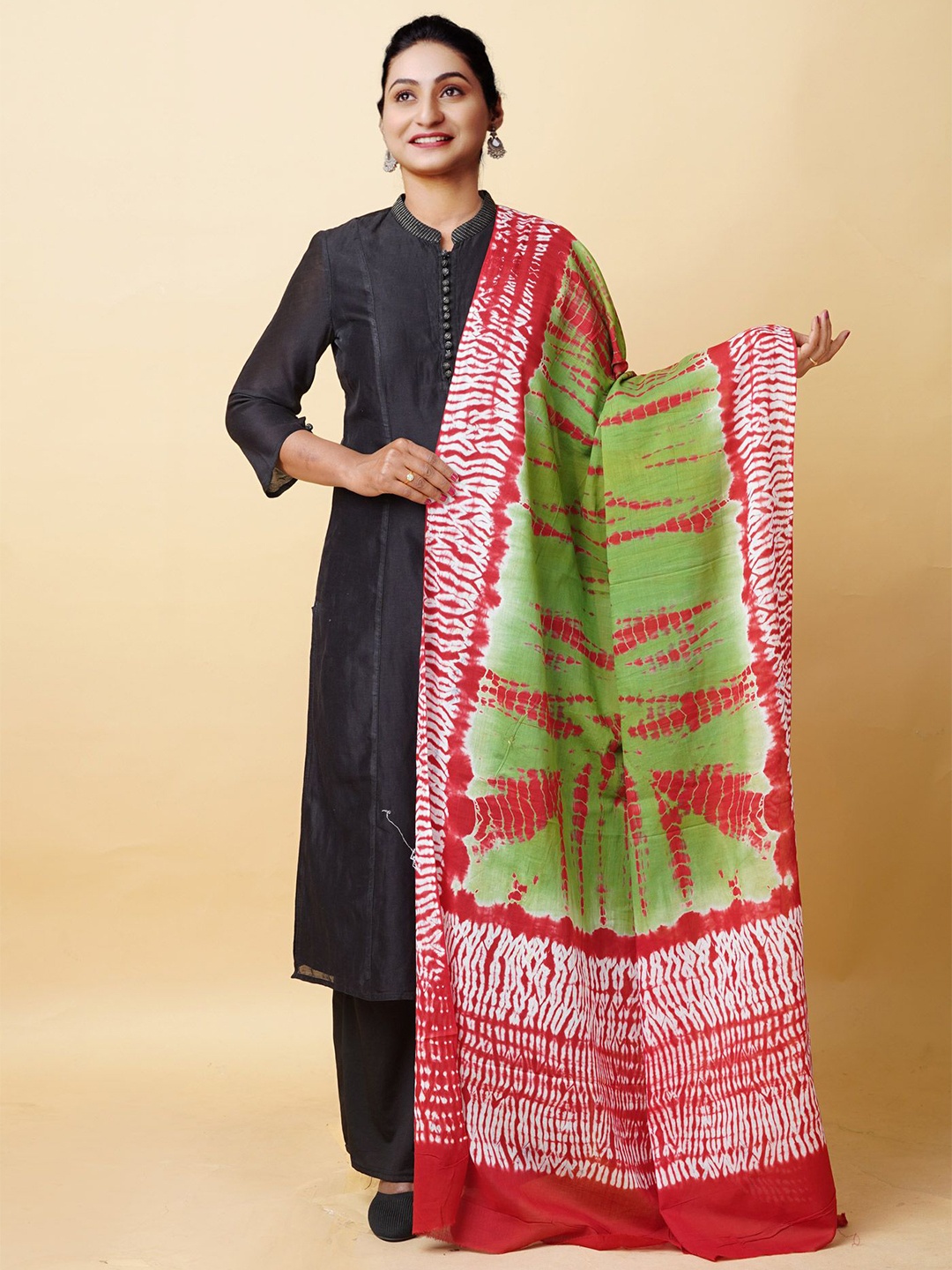 

Unnati Silks Tie And Dye Shibori Printed Cotton Dupatta, Green