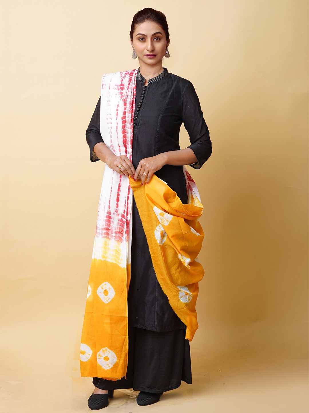 

Unnati Silks Tie and Dye Dyed Cotton Dupatta, Yellow