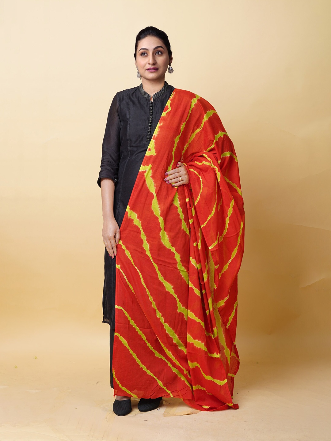 

Unnati Silks Tie and Dye Dyed Cotton Dupatta, Orange