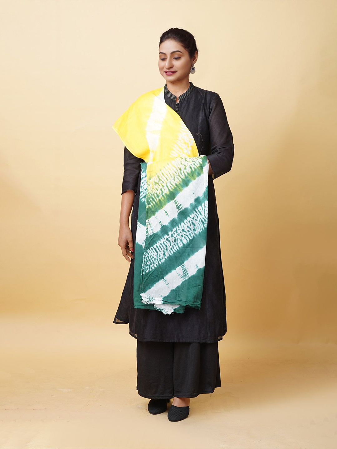 

Unnati Silks Tie and Dye Dyed Cotton Dupatta, Yellow