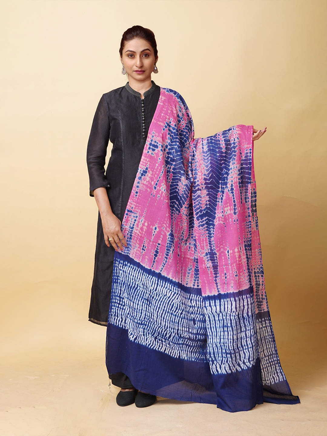 

Unnati Silks Tie and Dye Shibori Cotton Dupatta, Blue