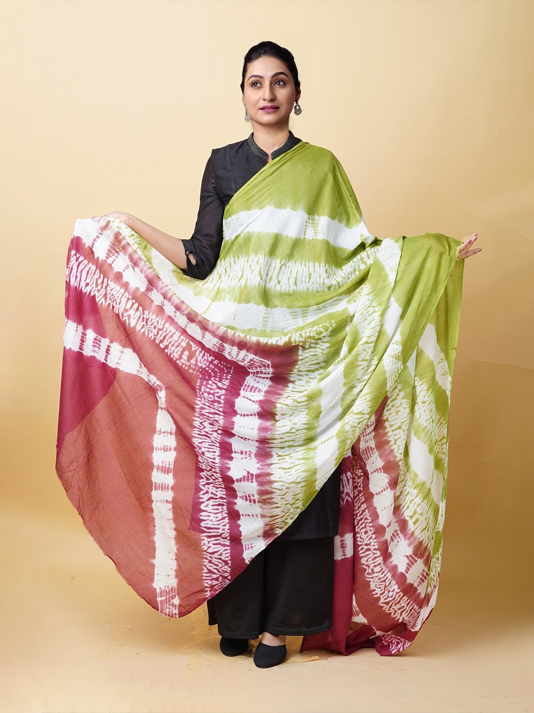 

Unnati Silks Ombre Dyed Tie and Dye Dupatta, Green