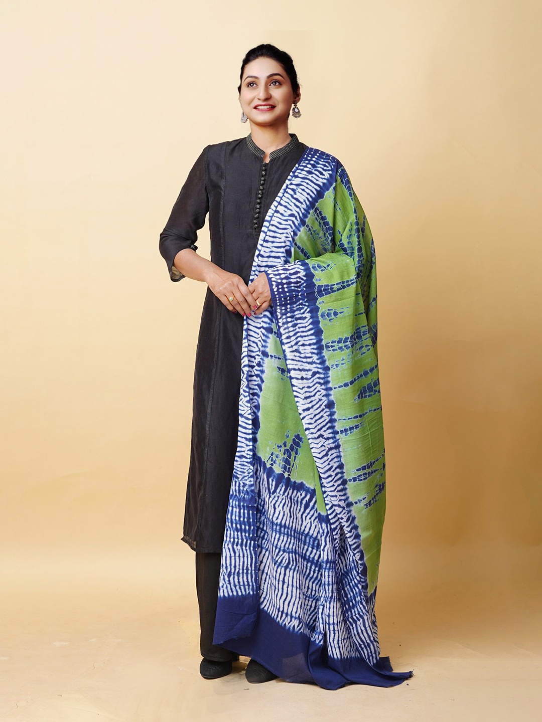 

Unnati Silks Ombre Dyed Tie and Dye Cotton Dupatta, Green