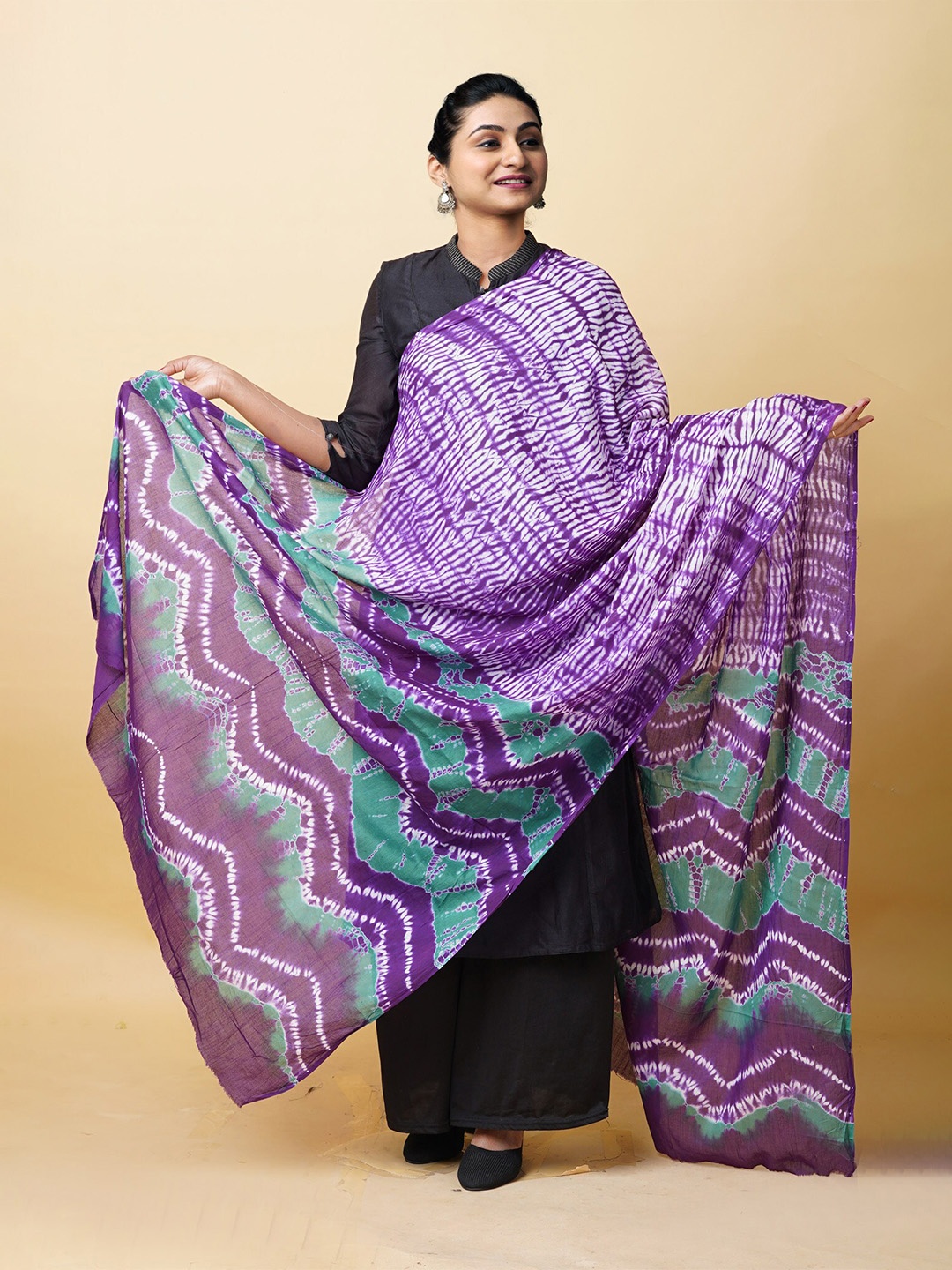 

Unnati Silks Tie and Dye Dyed Cotton Dupatta, Purple