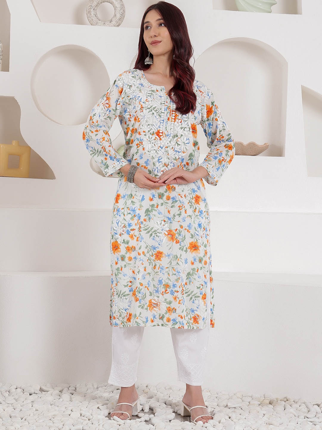 

Chowkhat Floral Embroidered Chikankari Straight Kurta, White