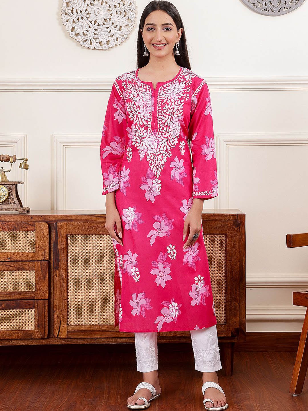 

Chowkhat Floral Embroidered Chikankari Straight Kurta, Pink