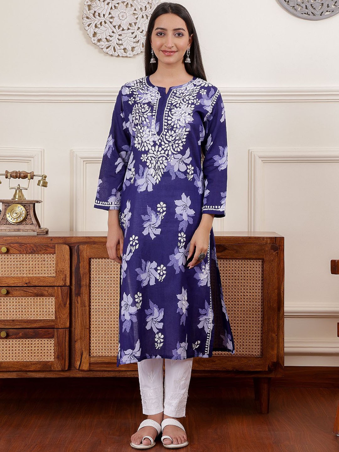 

Chowkhat Floral Printed Cotton Kurta, Blue