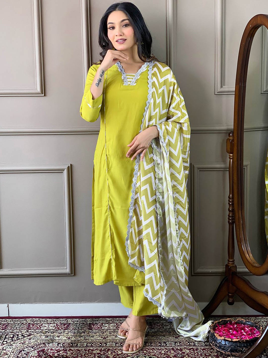 

KALINI Floral Embroidered Regular Sequinned Kurta ,Trousers & Dupatta, Yellow