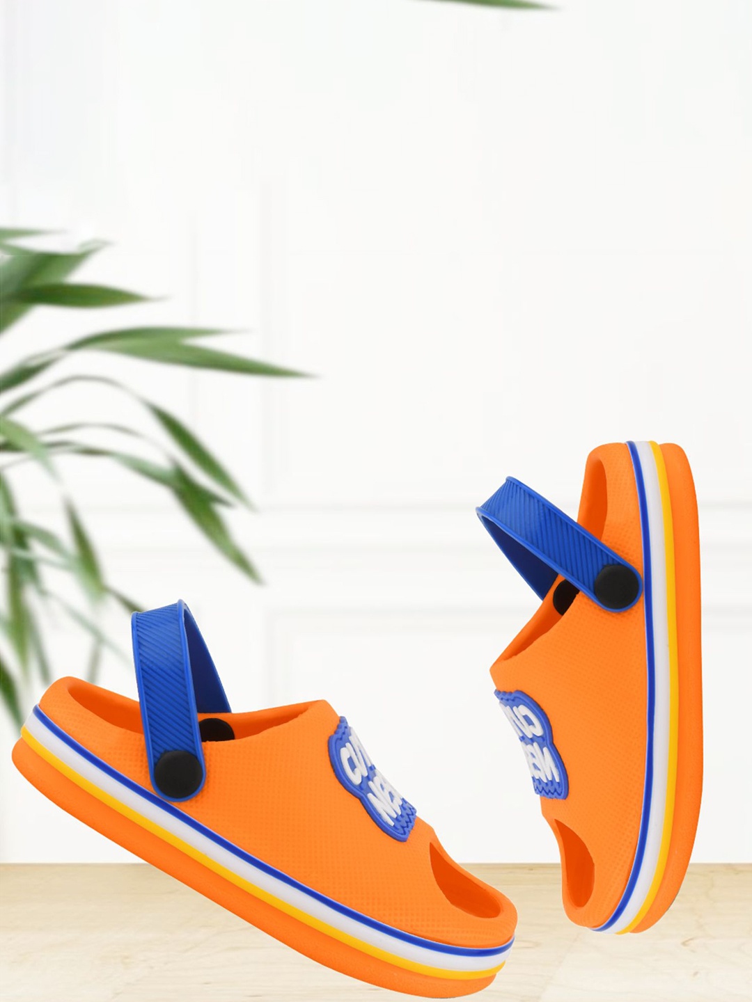 

Smartots Kids Croslite Clogs, Orange