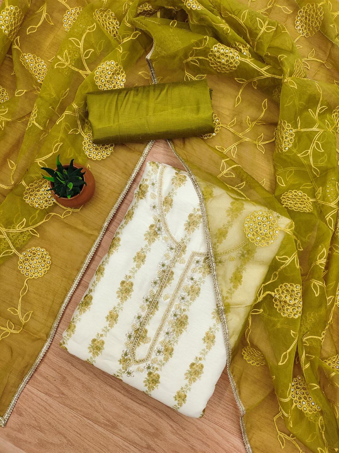 

Panzora Embroidered Unstitched Dress Material, Green