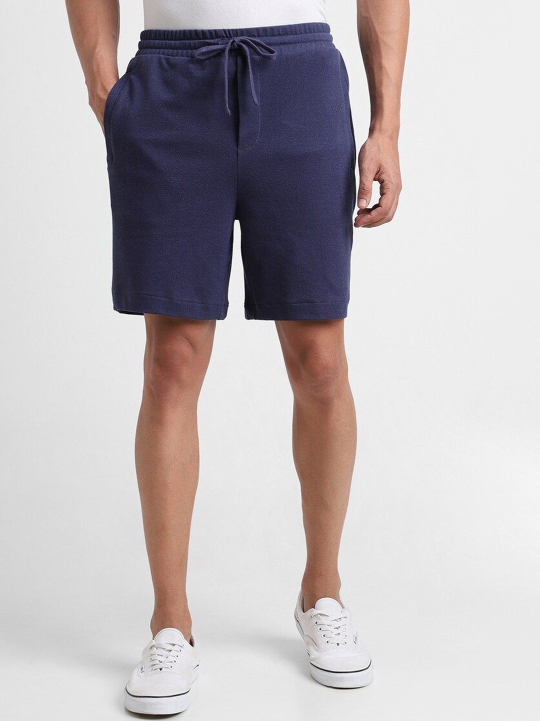 

FOREVER 21 Men Mid-Rise Regular Fit Cotton Shorts, Navy blue