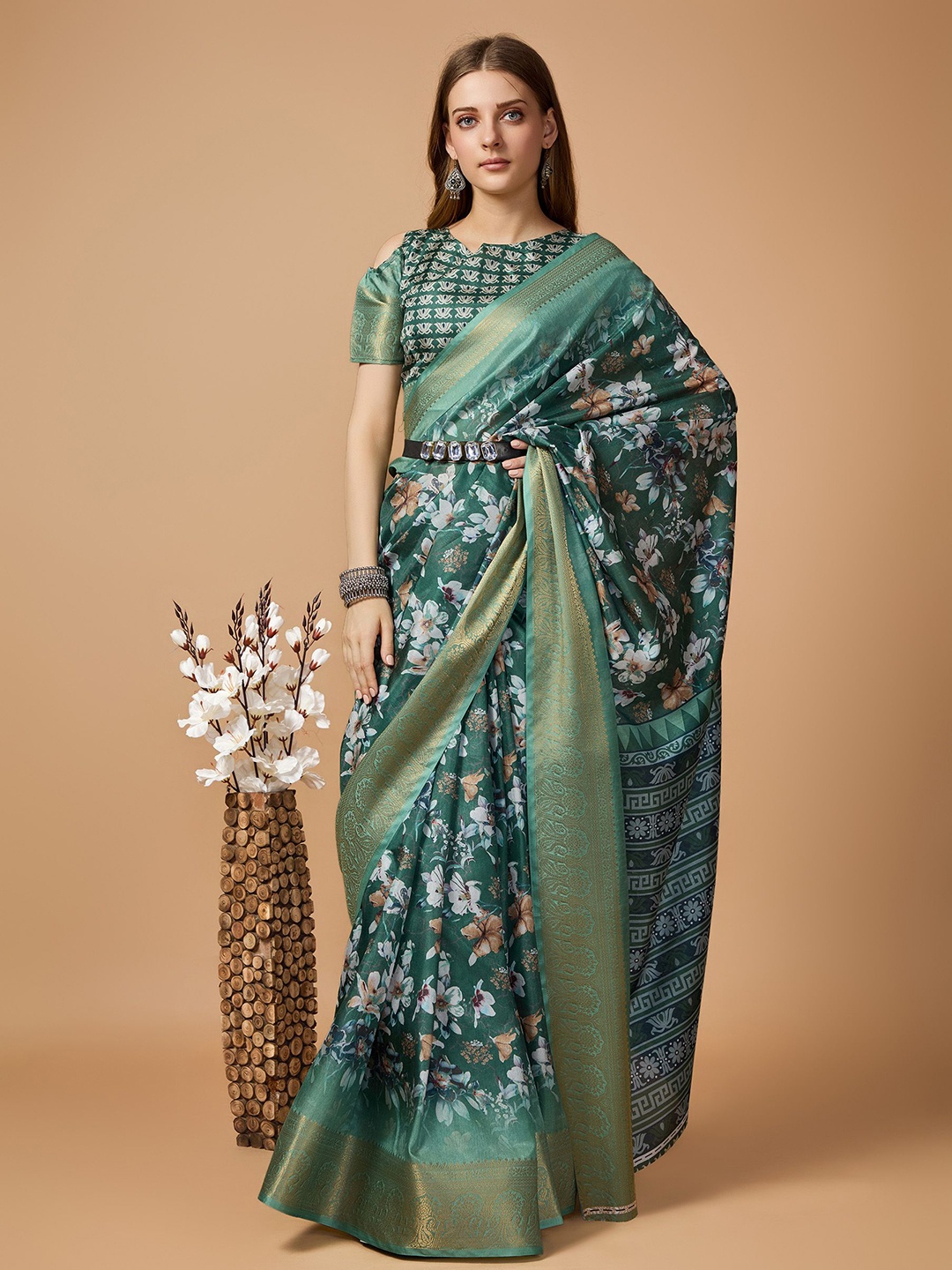 

Fashion FRICKS Floral Zari Saree, Green