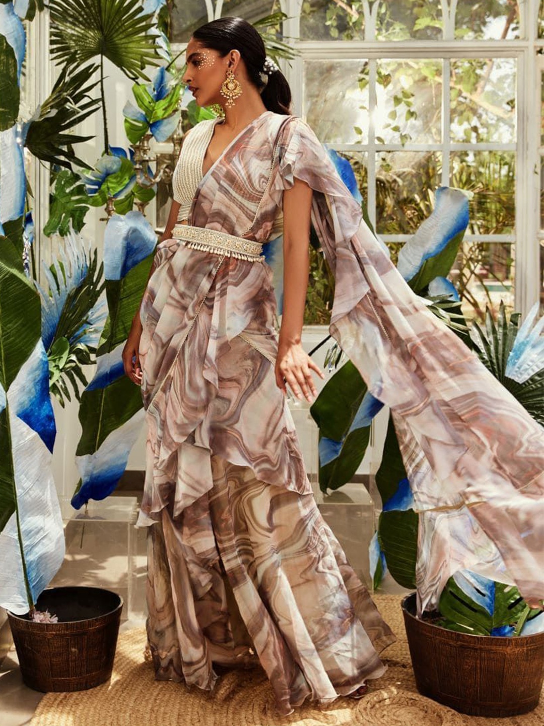 

Nikita Vishakha Printed Belted Sarees With Blouse, Brown
