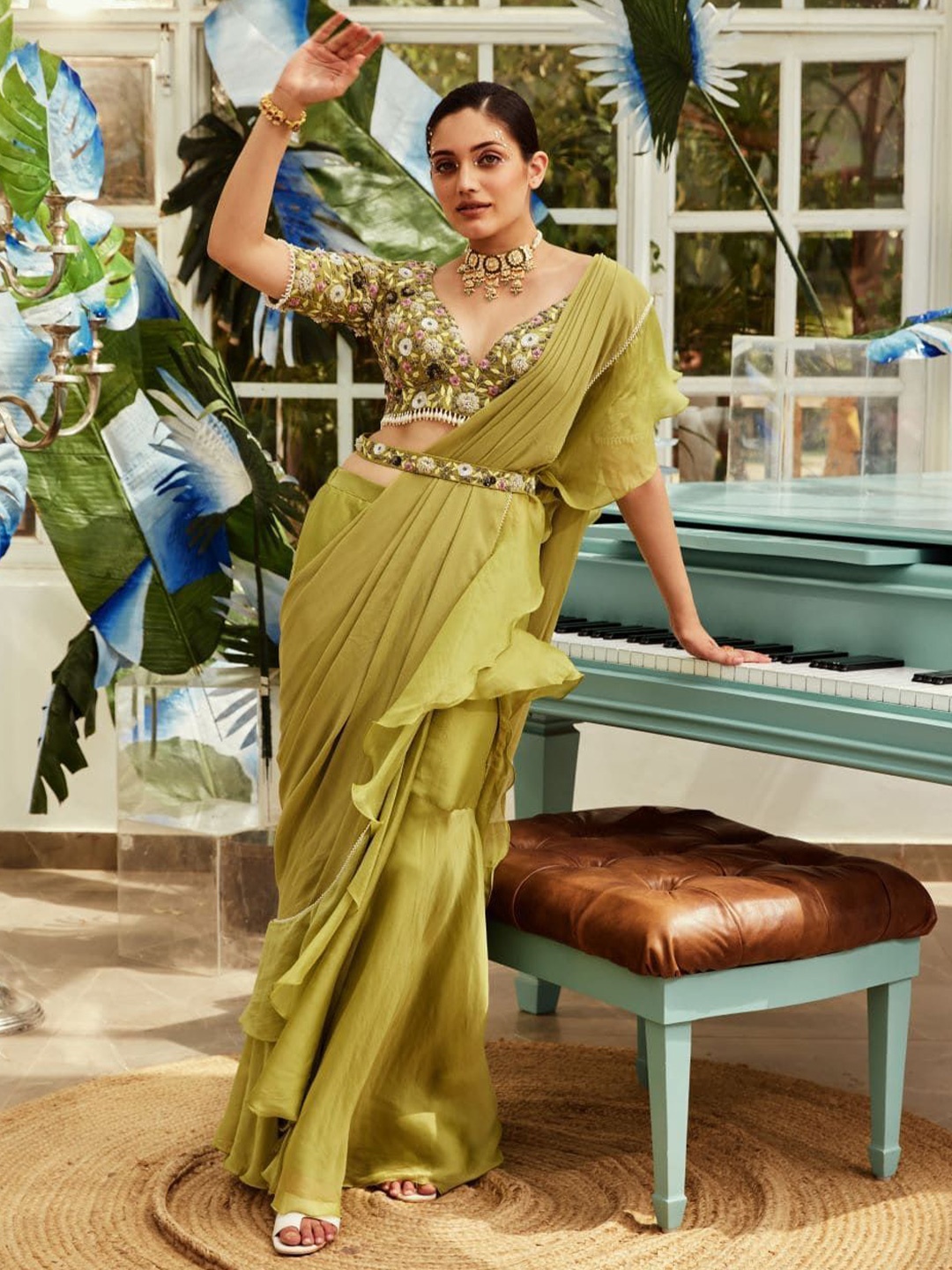 

Nikita Vishakha Solid Belted Saree, Green