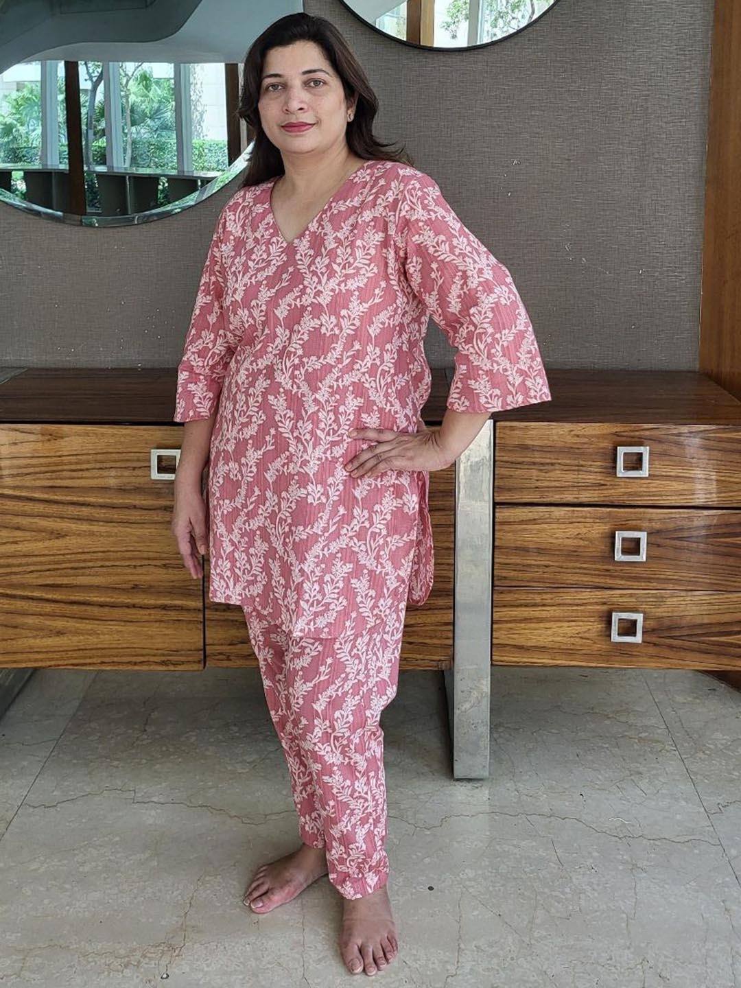 

Freesia Array V Neck Floral Printed Pure Cotton Night suit, Pink