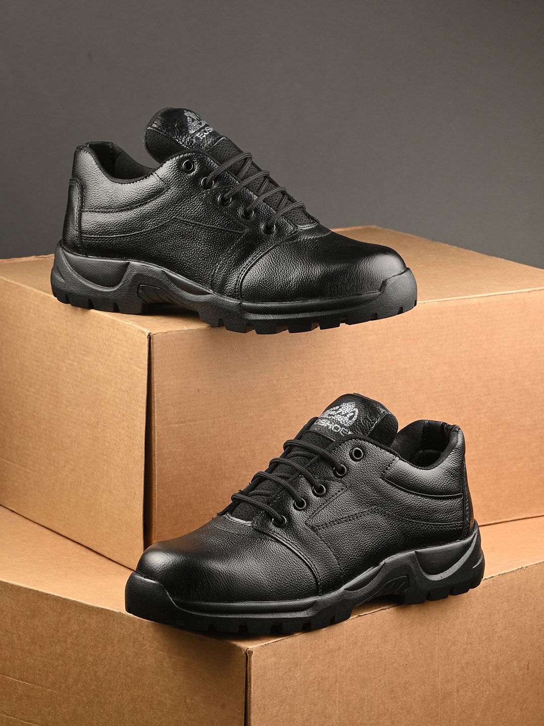 

Leo's Fitness Shoes Men Round Toe Antibacterial Leather Sneakers, Black