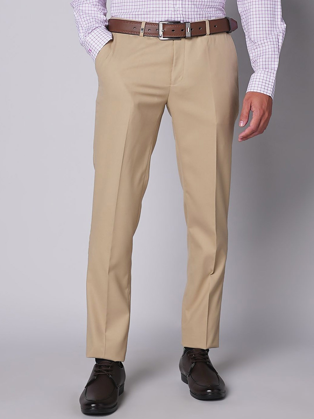 

Oxemberg Men Slim Fit Trousers, Beige