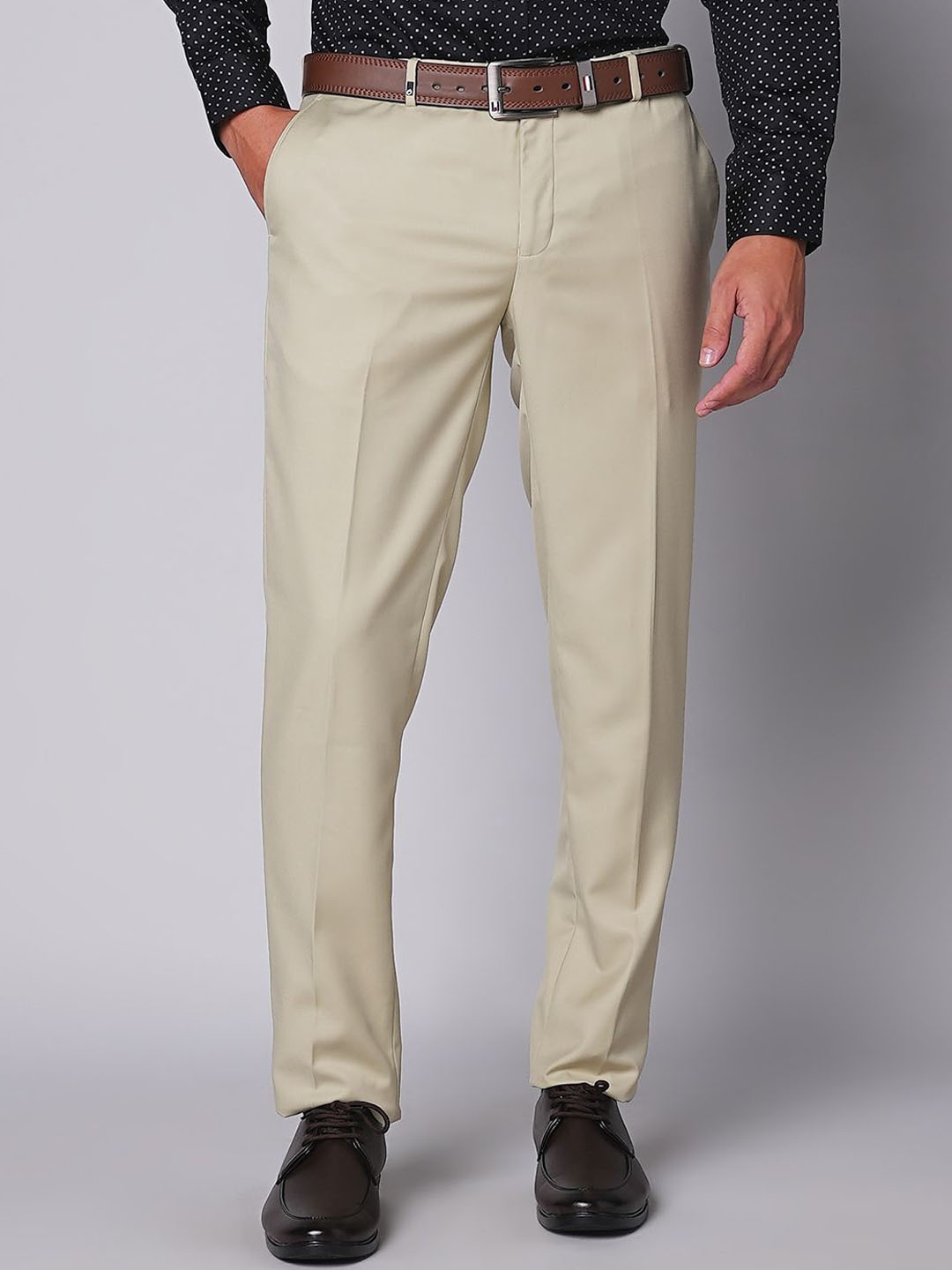 

Oxemberg Men Slim Fit Trousers, Beige